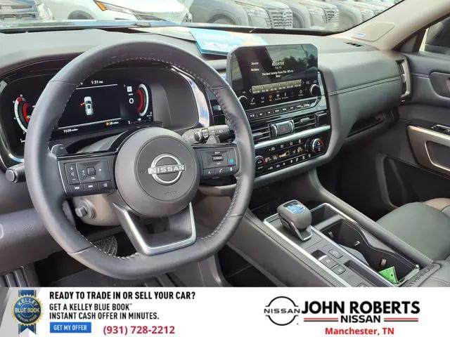 2025 Nissan Pathfinder Platinum FWD