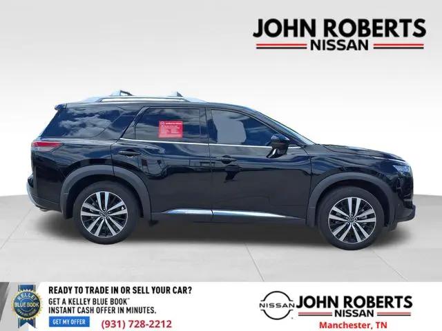 2025 Nissan Pathfinder Platinum FWD