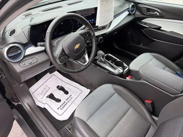 2025 Chevrolet Trax FWD LT
