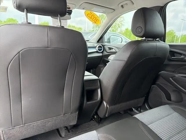 2025 Chevrolet Trax FWD LT