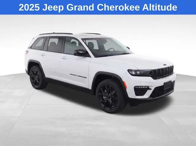 2025 Jeep Grand Cherokee Altitude 4x4