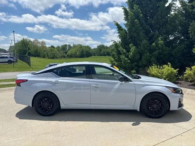 2023 Nissan Altima SR VC-Turbo FWD