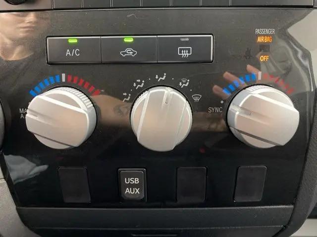2012 Toyota Tundra Grade 5.7L V8