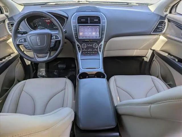 2019 Lincoln Nautilus Select
