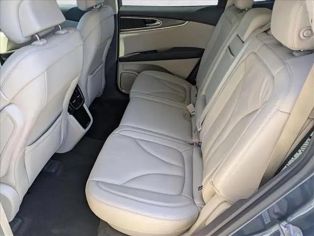 2019 Lincoln Nautilus Select