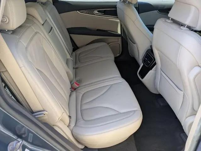2019 Lincoln Nautilus Select