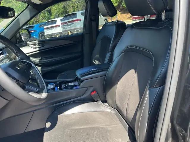 2023 Jeep Grand Cherokee L Altitude 4x4