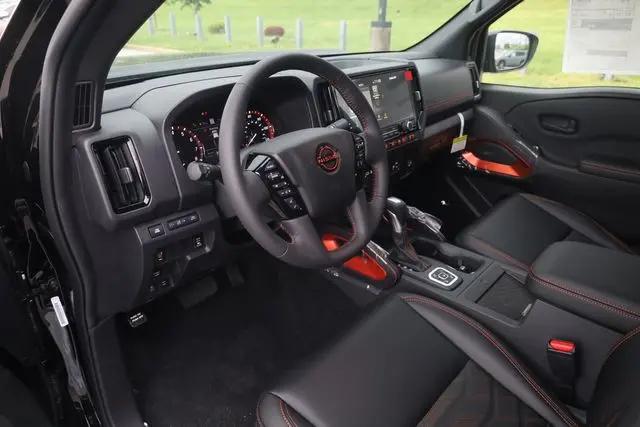 2026 Nissan Frontier Crew Cab Long Bed PRO-4X 4x4