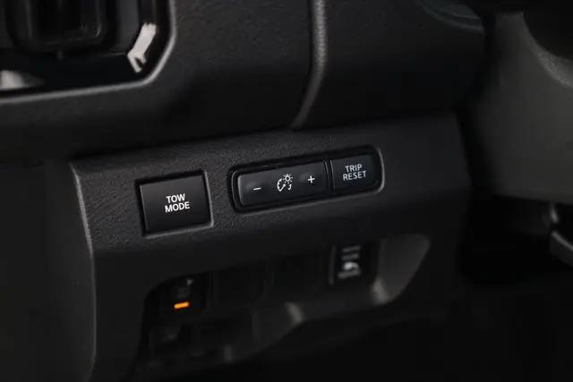 2026 Nissan Frontier Crew Cab Long Bed PRO-4X 4x4