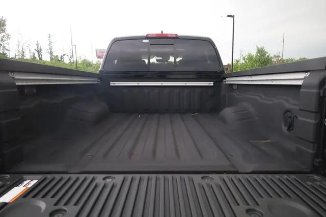 2026 Nissan Frontier Crew Cab Long Bed PRO-4X 4x4