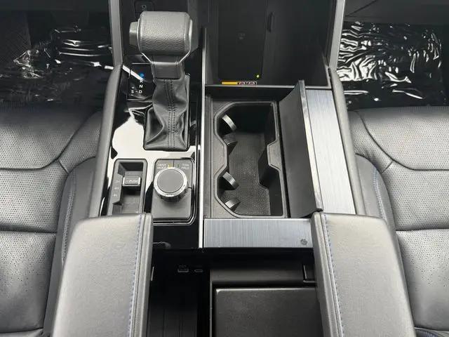 2025 Toyota Sequoia Platinum