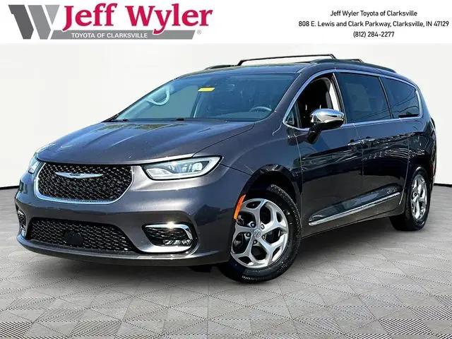 2023 Chrysler Pacifica Limited for sale in Clarksville, IN
