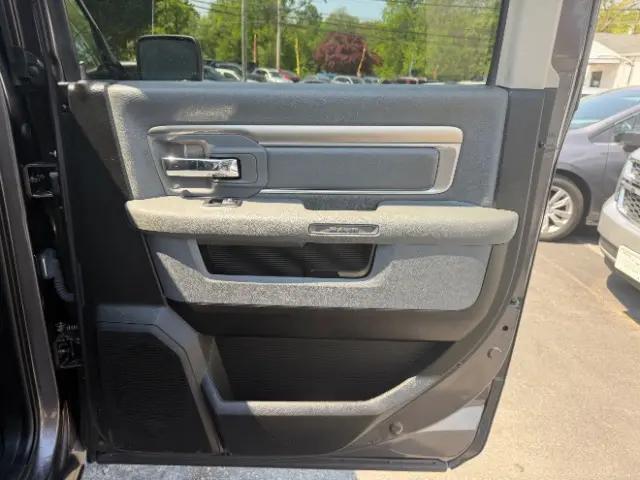 2019 Ram 1500 Classic SLT Crew Cab 4x4 5'7" Box