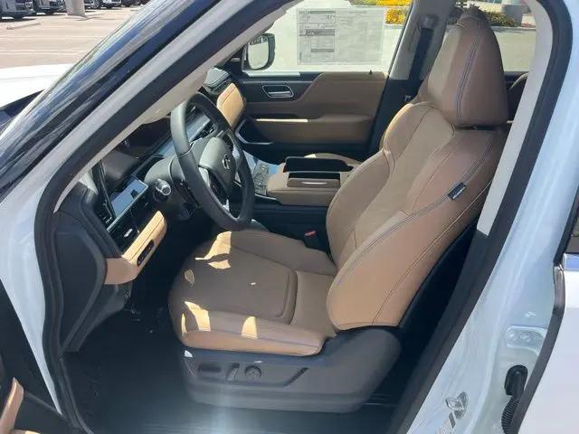 2026 INFINITI QX80 LUXE