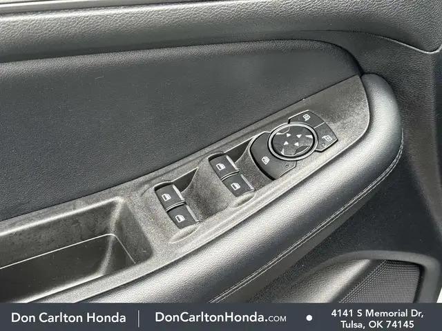 2022 Ford Edge SE