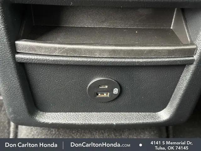 2022 Ford Edge SE