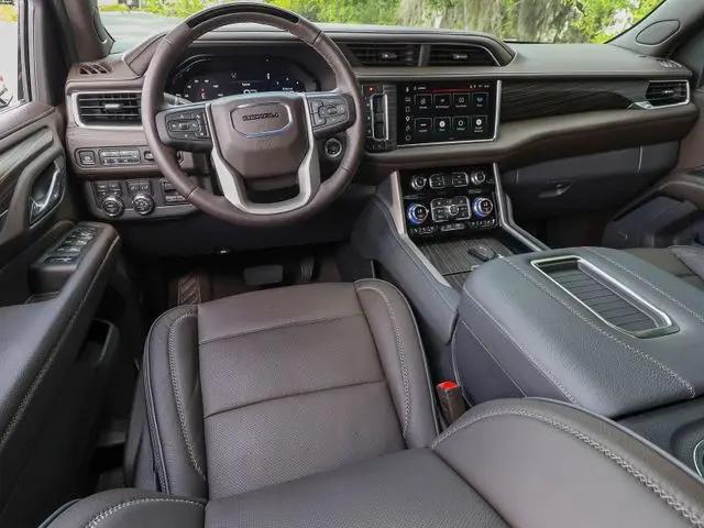 2024 GMC Yukon XL 4WD Denali