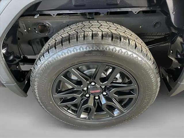2025 GMC Sierra 1500 4WD Crew Cab Short Box Elevation with 3VL