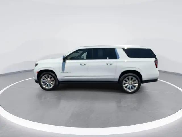 2022 Chevrolet Suburban 4WD Premier