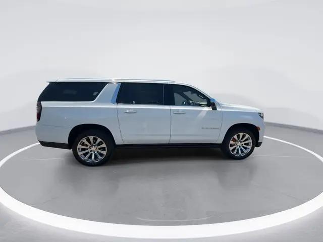 2022 Chevrolet Suburban 4WD Premier