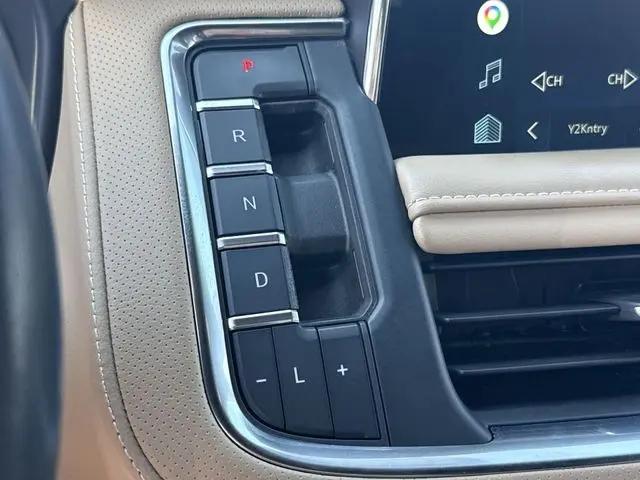 2022 Chevrolet Suburban 4WD Premier