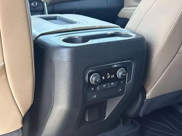 2022 Chevrolet Suburban 4WD Premier