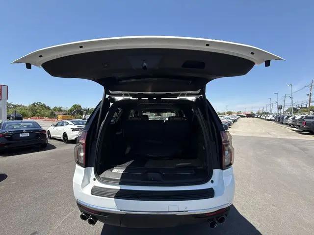 2022 Chevrolet Suburban 4WD Premier