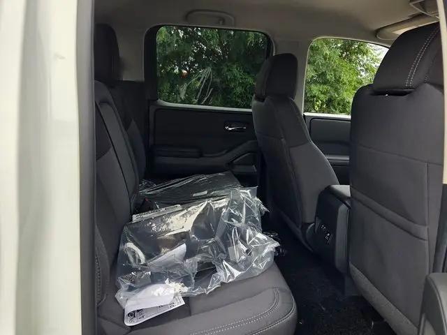 2026 Nissan Frontier Crew Cab SV 4x2