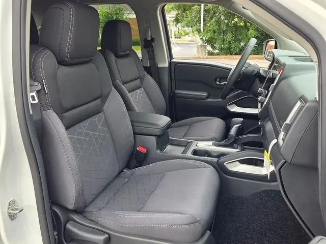 2026 Nissan Frontier Crew Cab SV 4x2