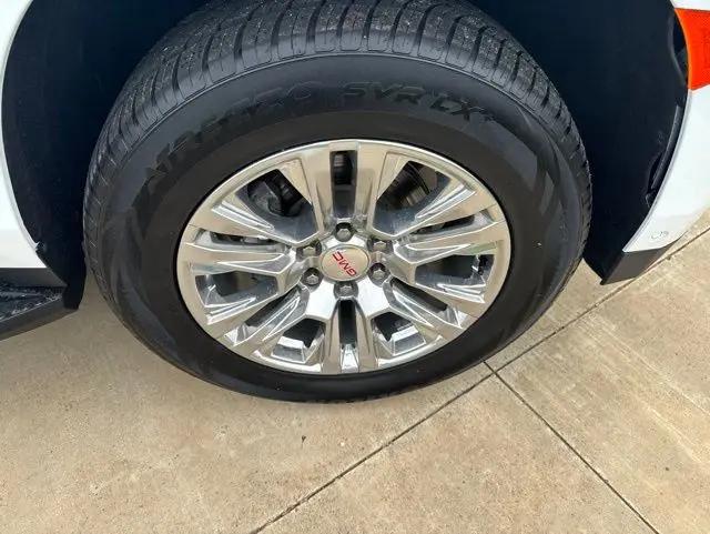 2023 GMC Yukon 4WD Denali