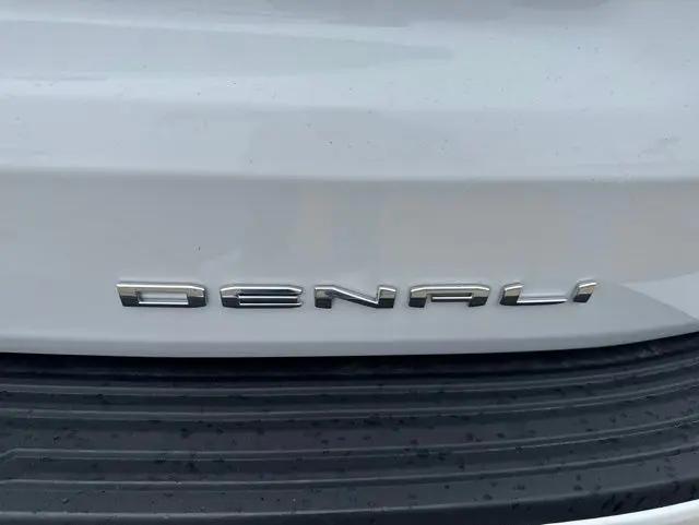 2023 GMC Yukon 4WD Denali