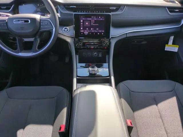 2026 Jeep Grand Cherokee L Laredo 4x4