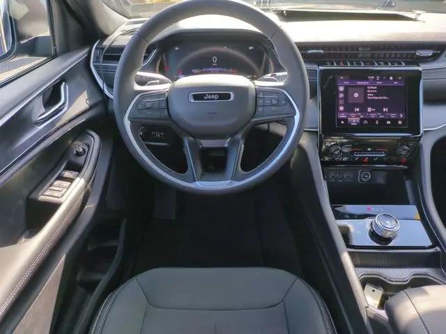2026 Jeep Grand Cherokee L Laredo 4x4