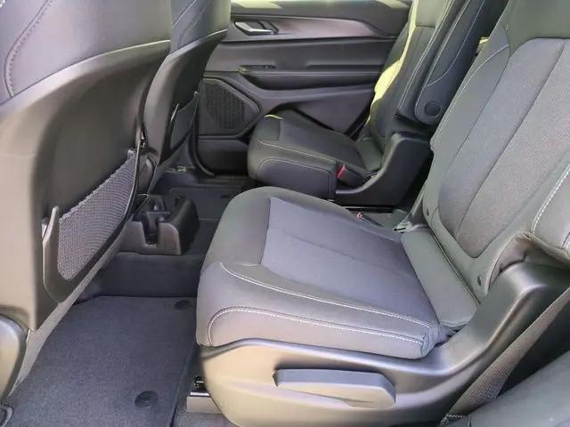 2026 Jeep Grand Cherokee L Laredo 4x4