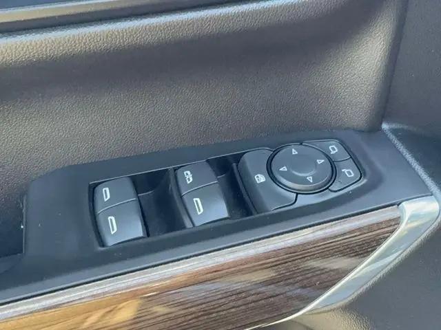 2021 Chevrolet Silverado 1500 4WD Crew Cab Short Bed RST