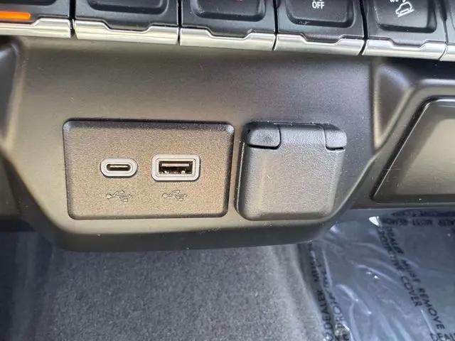 2021 Chevrolet Silverado 1500 4WD Crew Cab Short Bed RST