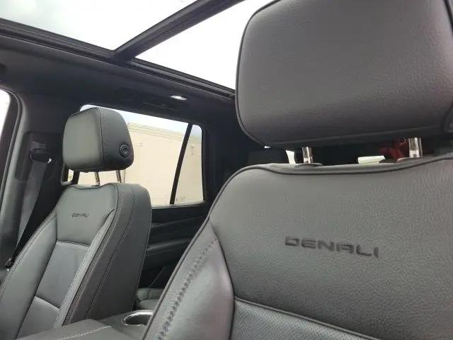 2022 GMC Yukon 4WD Denali