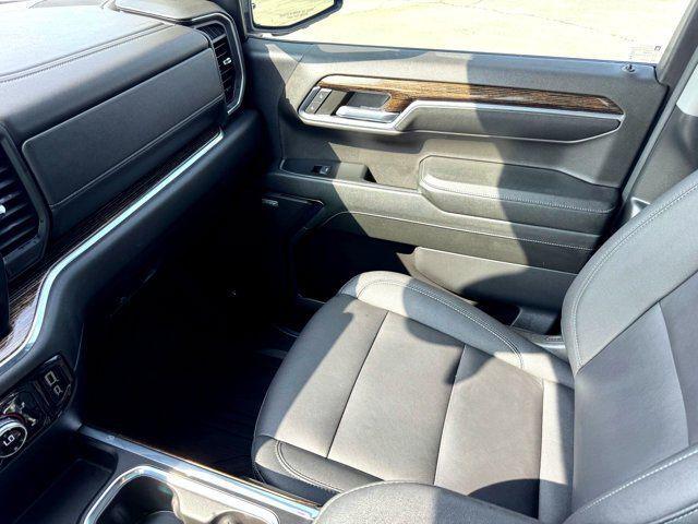 2024 GMC Sierra 1500 4WD Crew Cab Short Box Elevation with 3SB