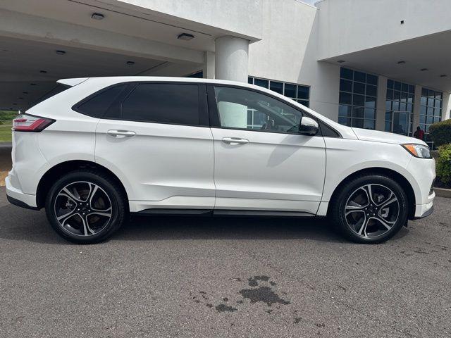 2022 Ford Edge ST