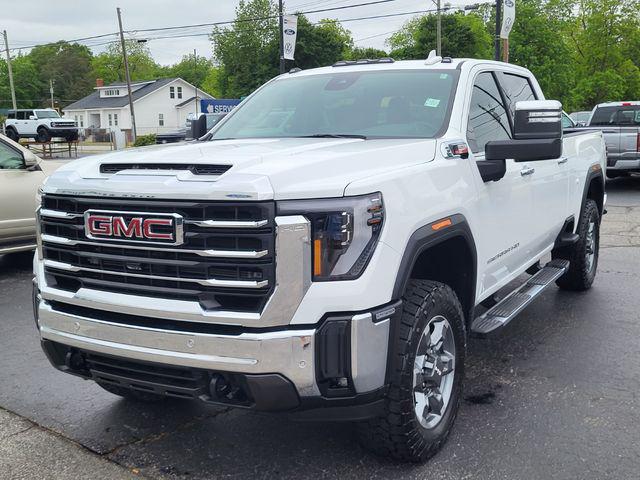2025 GMC Sierra 2500HD 4WD Crew Cab Standard Bed SLT