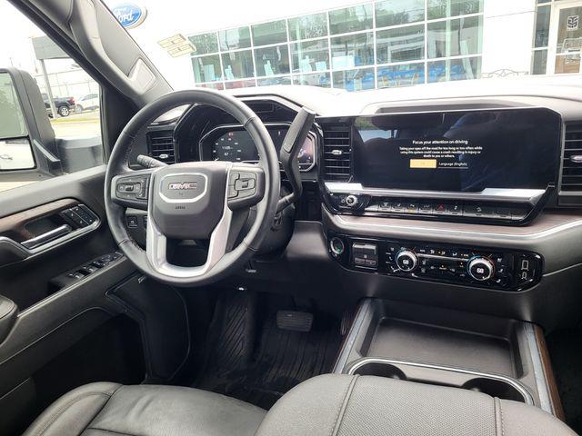 2025 GMC Sierra 2500HD 4WD Crew Cab Standard Bed SLT