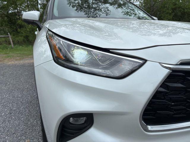 2024 Toyota Highlander Hybrid Platinum