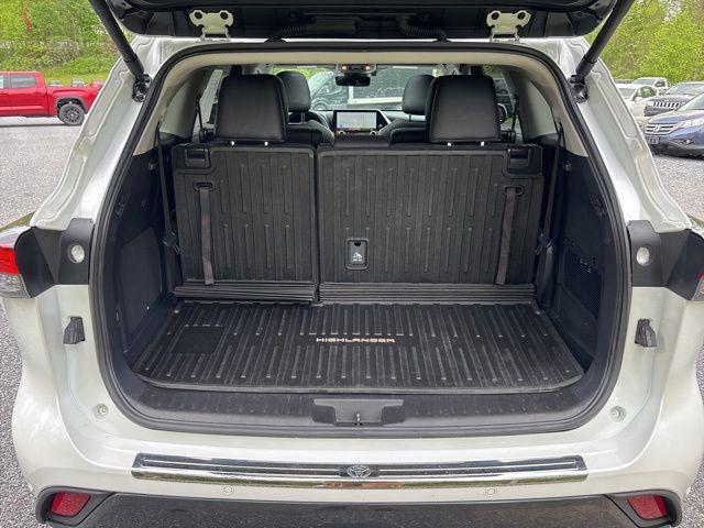 2024 Toyota Highlander Hybrid Platinum