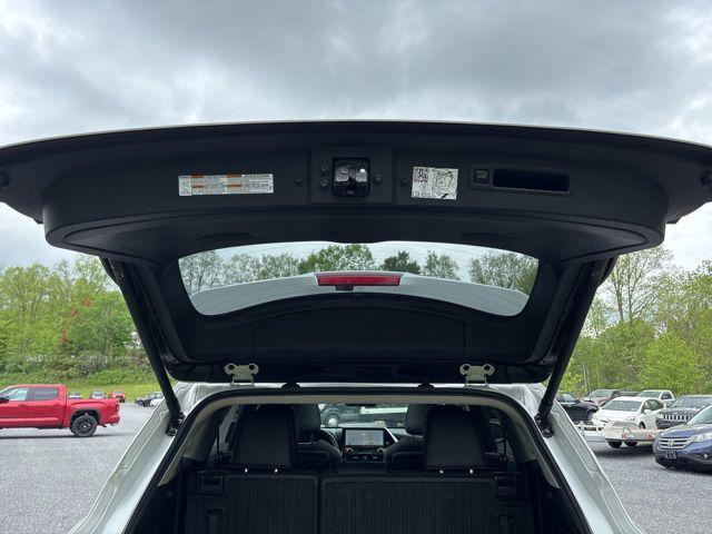 2024 Toyota Highlander Hybrid Platinum