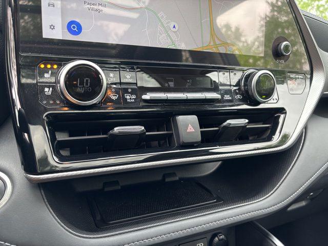 2024 Toyota Highlander Hybrid Platinum