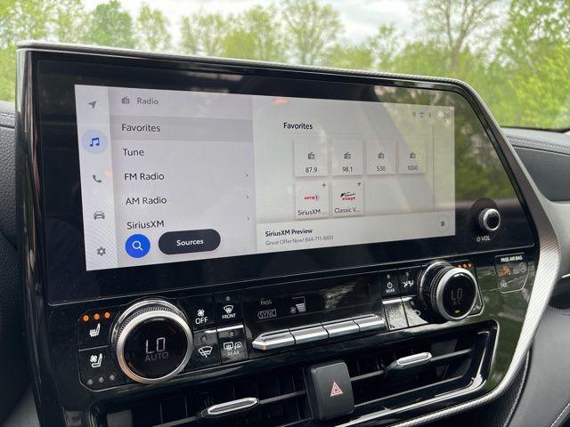 2024 Toyota Highlander Hybrid Platinum