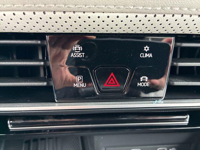 2026 Volkswagen Atlas Cross Sport SEL Premium R-Line