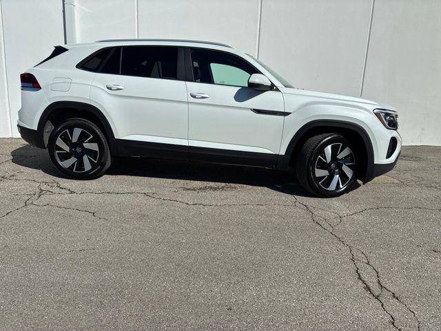 2026 Volkswagen Atlas Cross Sport SE with Technology