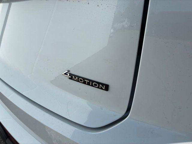 2026 Volkswagen Atlas Cross Sport SE with Technology