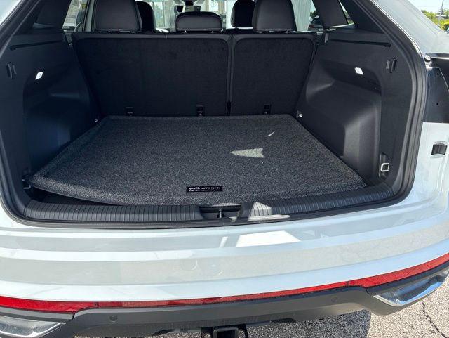2026 Volkswagen Atlas Cross Sport SE with Technology